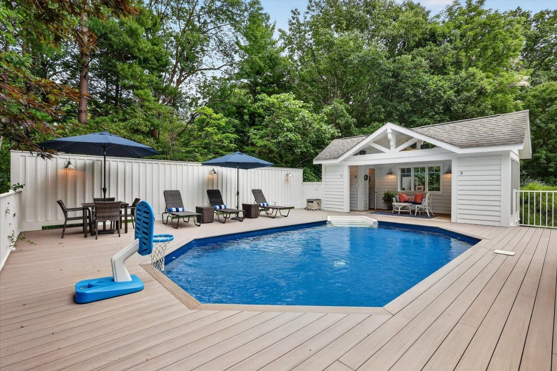 House in Sawyer, Michigan, United States 3 - 18699945