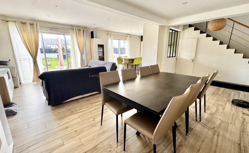 Maison à Centre Bourg, Séné, France 1