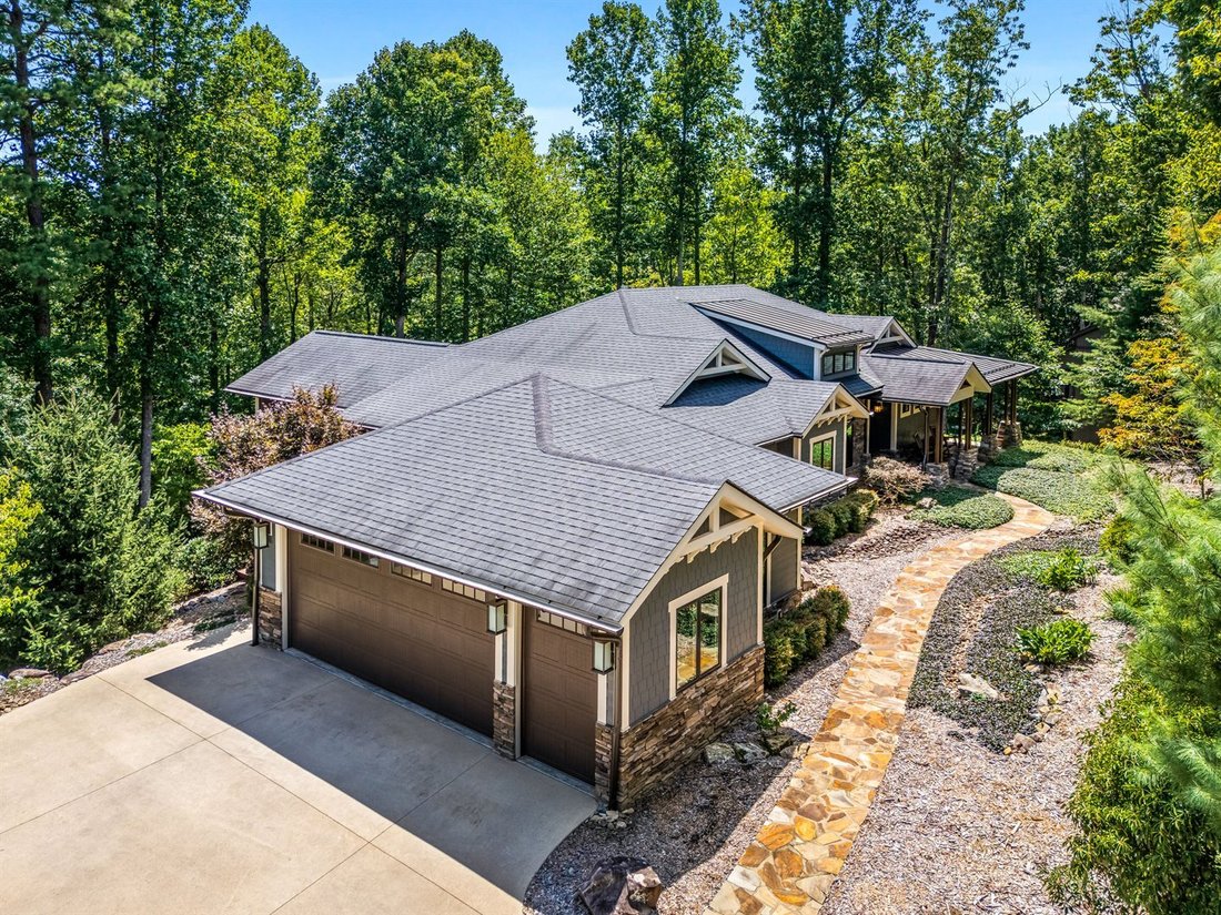 House in Laurel Park, North Carolina, United States 4 - 17732147