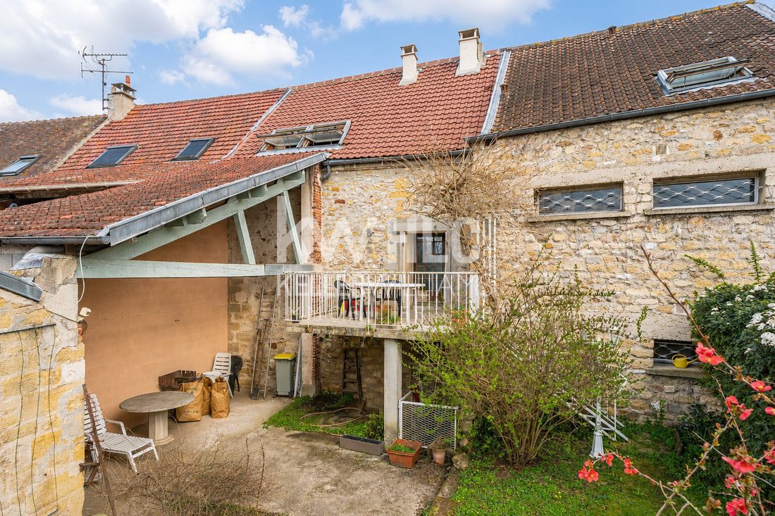 House in Port Ham-Village, Cergy, France 1 - 18700408