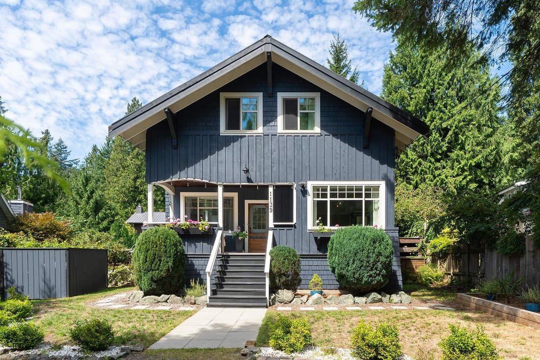 House in Bowen Island, British Columbia, Canada 1 - 18700352