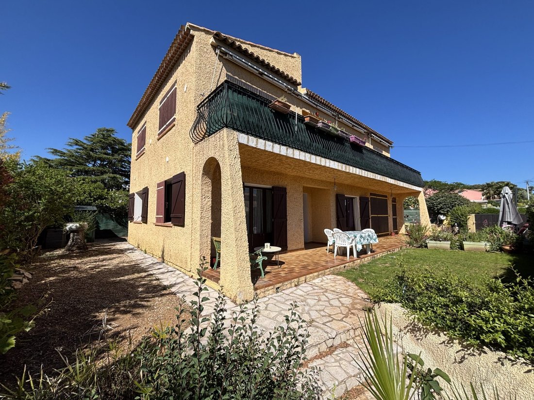 House in Six-Fours-les-Plages, Provence-Alpes-Côte d'Azur, France 2 - 18341882