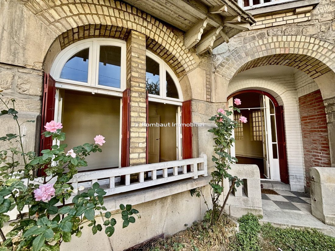 Apartment in Les Arcades, Viroflay, France 4 - 18700253