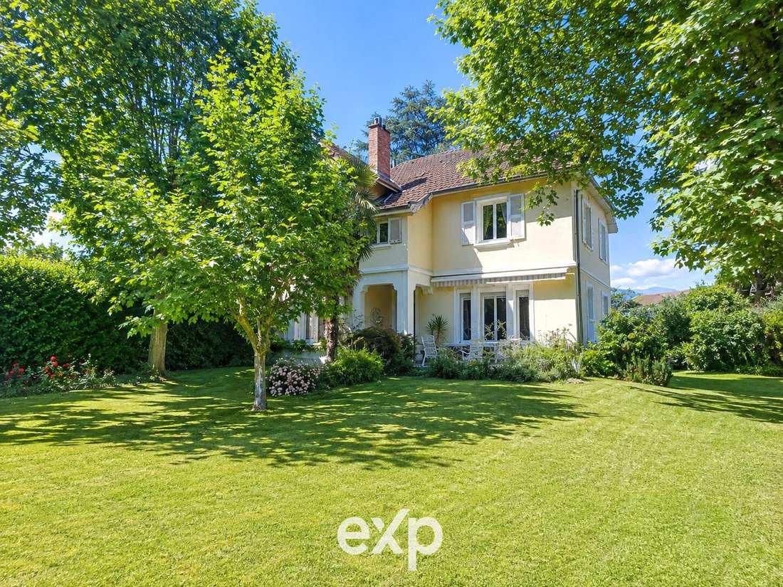 House in César-Terrier-Villard Noir, Pontcharra, France 1 - 18700415