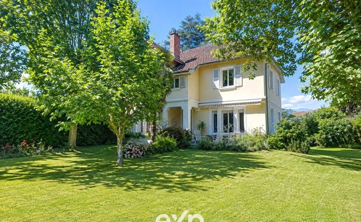 House in César-Terrier-Villard Noir, Pontcharra, France 1