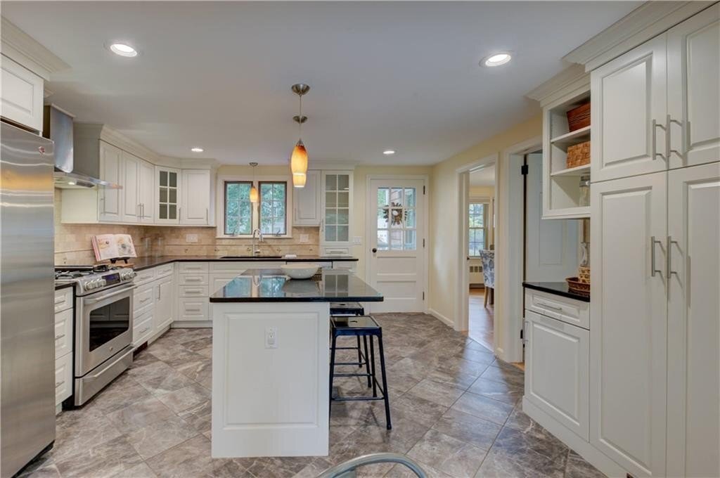 House in Barrington, Rhode Island, United States 4 - 18700012