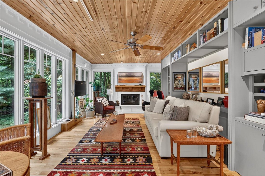 House in Sawyer, Michigan, United States 5 - 18699945