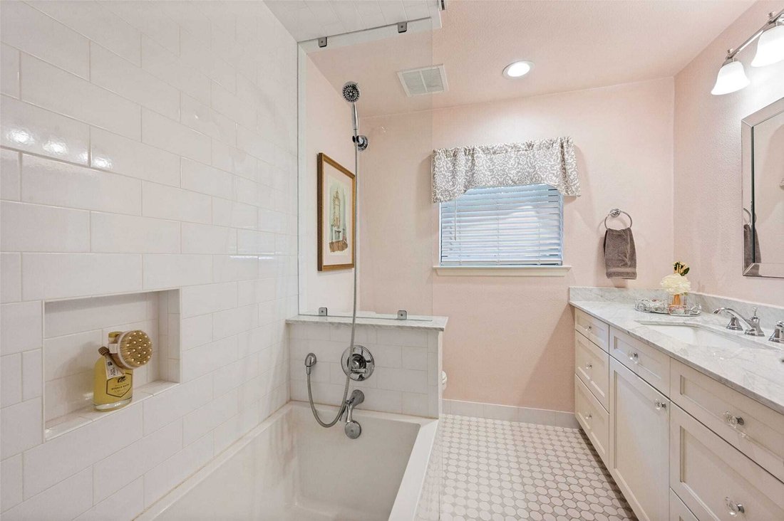 House in Dallas, Texas, United States 5 - 18700038