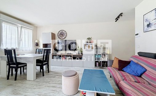 Apartment in Hôtel de Ville, Courbevoie, France 1