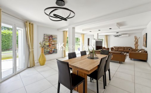 House in Marnac, Ramonville-Saint-Agne, France 1
