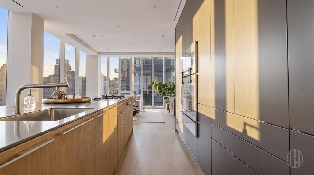 House in New York, New York, United States 4 - 18700026