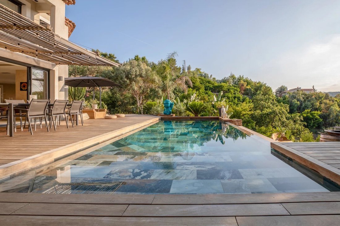 Villa in Centre, Vallauris, France 2 - 17656946