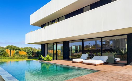 Villa in Oeiras e Sao Juliao da Barra, Paco de Arcos e Caxias, Lisbon, Portugal 1