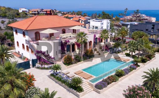 Villa a Santa Caterina-Santa Maria delle Grazie-Capomulini, Acireale, Sicilia 1