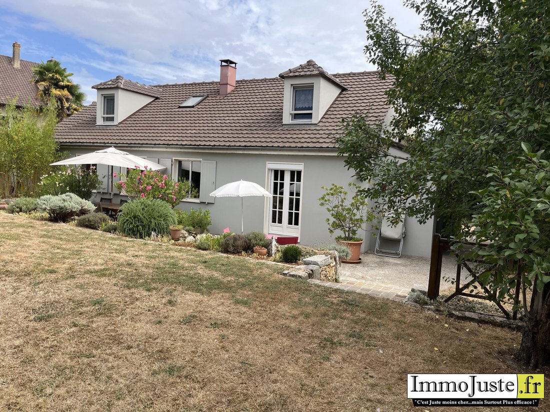 House in Rambouillet, Ile-de-France, France 3 - 18700321