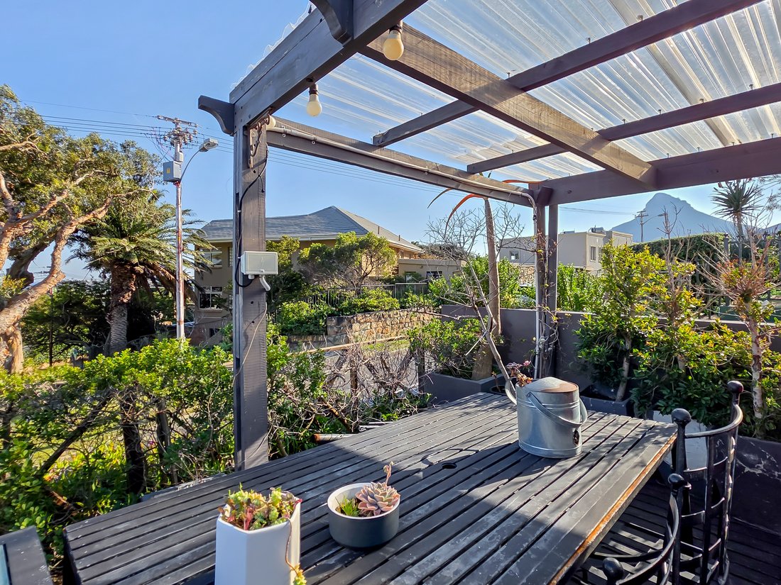 House in Bakoven, Cape Town, South Africa 5 - 18700090