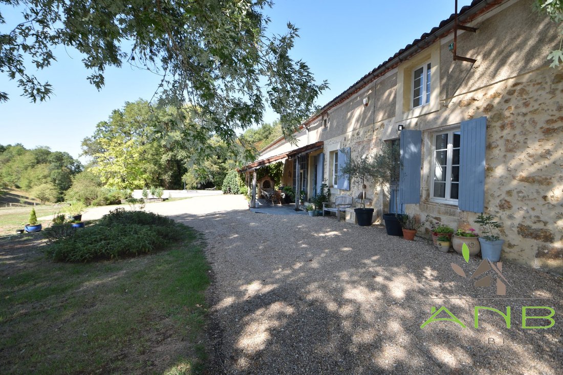 House in Montbron, Nouvelle-Aquitaine, France 1 - 18700397