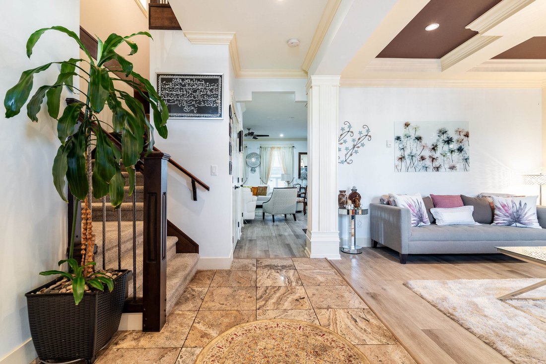 House in Surrey, British Columbia, Canada 4 - 18700215