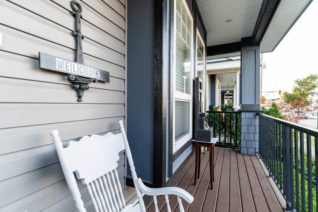 House in Surrey, British Columbia, Canada 3 - 18700215