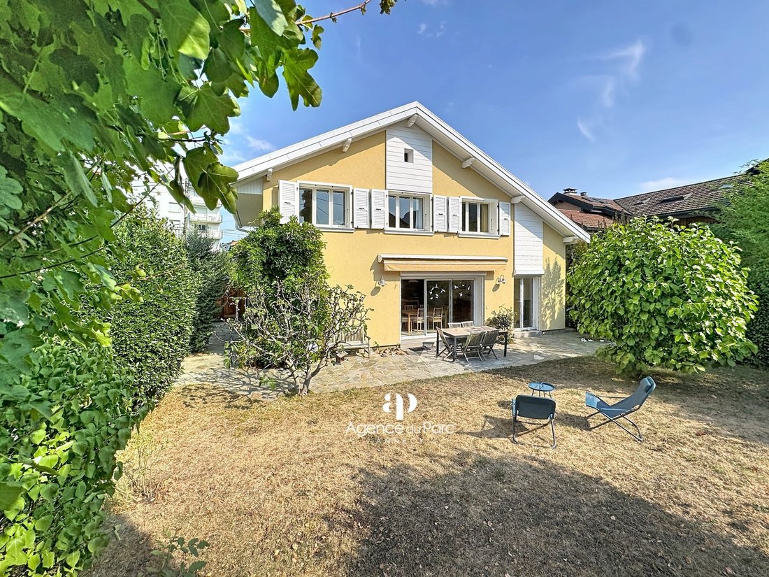 Casa a Annecy-le-Vieux, Annecy, Francia 1 - 18700275
