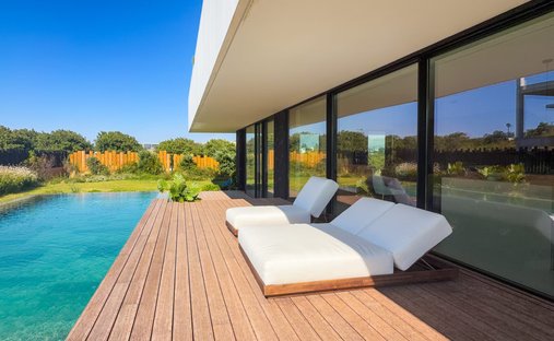 Villa in Oeiras e Sao Juliao da Barra, Paco de Arcos e Caxias, Lisbon, Portugal 1