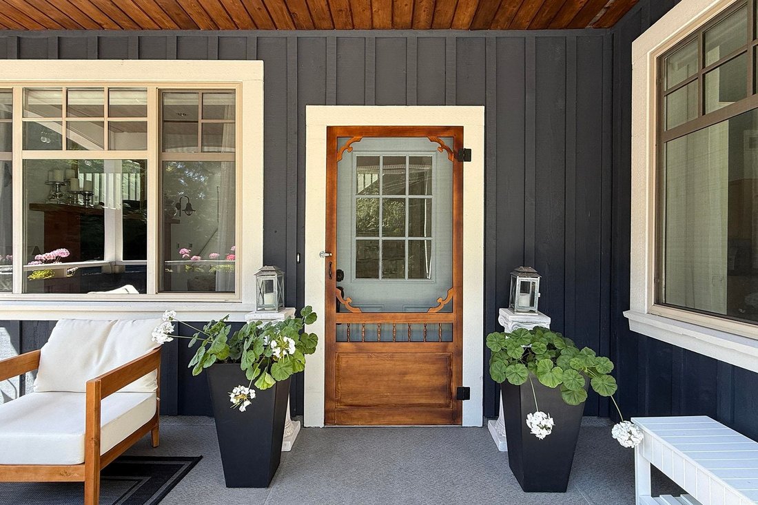 House in Bowen Island, British Columbia, Canada 2 - 18700352