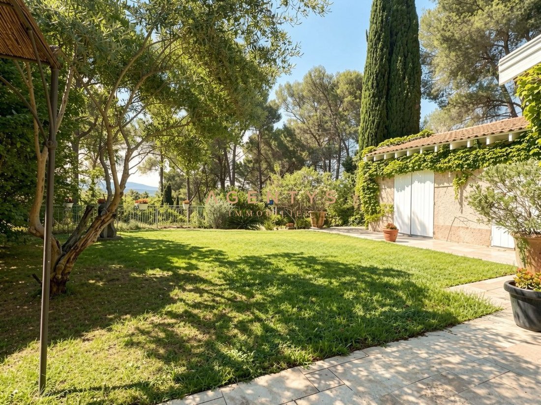House in Châteauneuf-le-Rouge, Provence-Alpes-Côte d'Azur, France 2 - 18700262