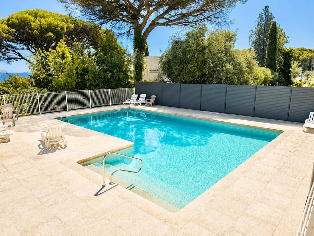 Apartment in Ville-Les Saquedes-Le Bouillonnet, Sainte-Maxime, France 2 - 18700274