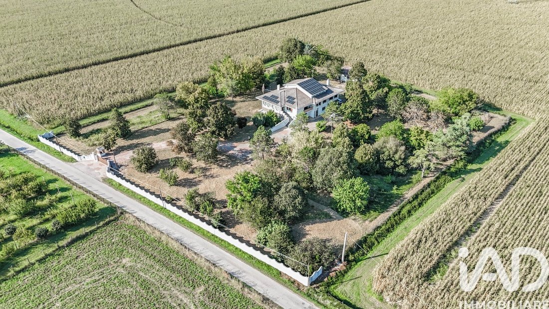 Villa in Portomaggiore, Emilia-Romagna, Italy 1 - 18699912