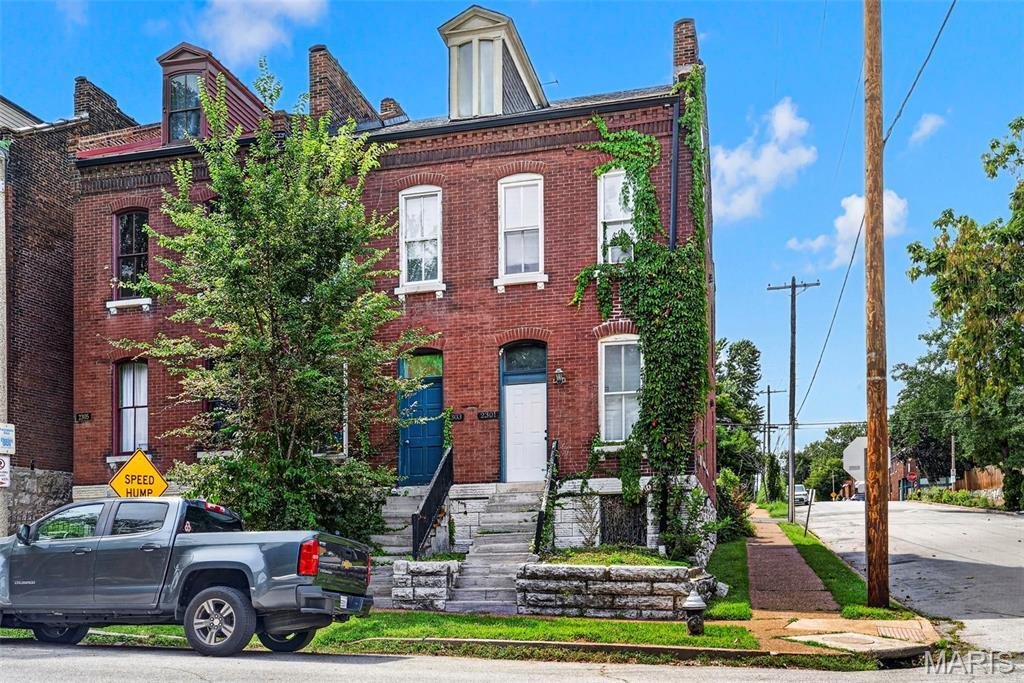 St. Louis, Missouri, United States 2 - 18700687