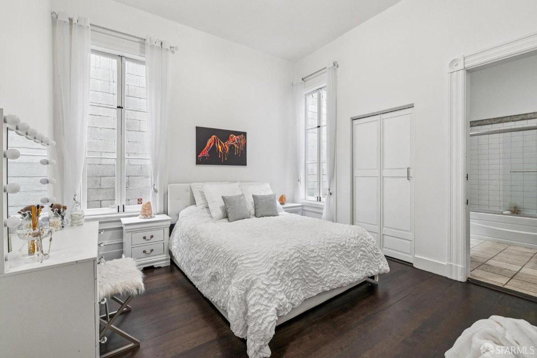 San Francisco, California, United States 3 - 18700541