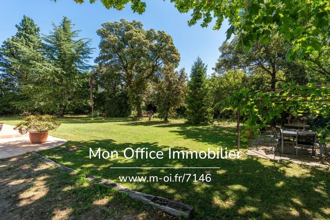 Casa en Mouriès, Provenza-Alpes-Costa Azul, Francia 1 - 18696895