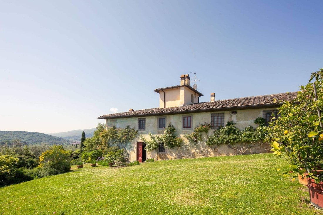 Villa en Rignano sull'Arno, Toscana, Italia 1 - 15965588