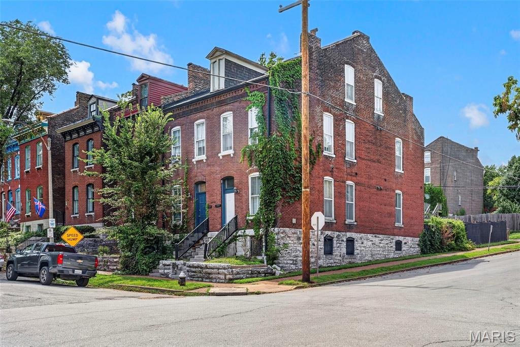 St. Louis, Missouri, United States 1 - 18700687