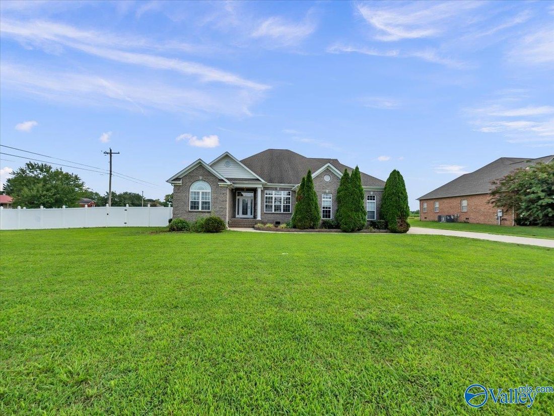 House in Elkmont, Alabama, United States 2 - 18700739