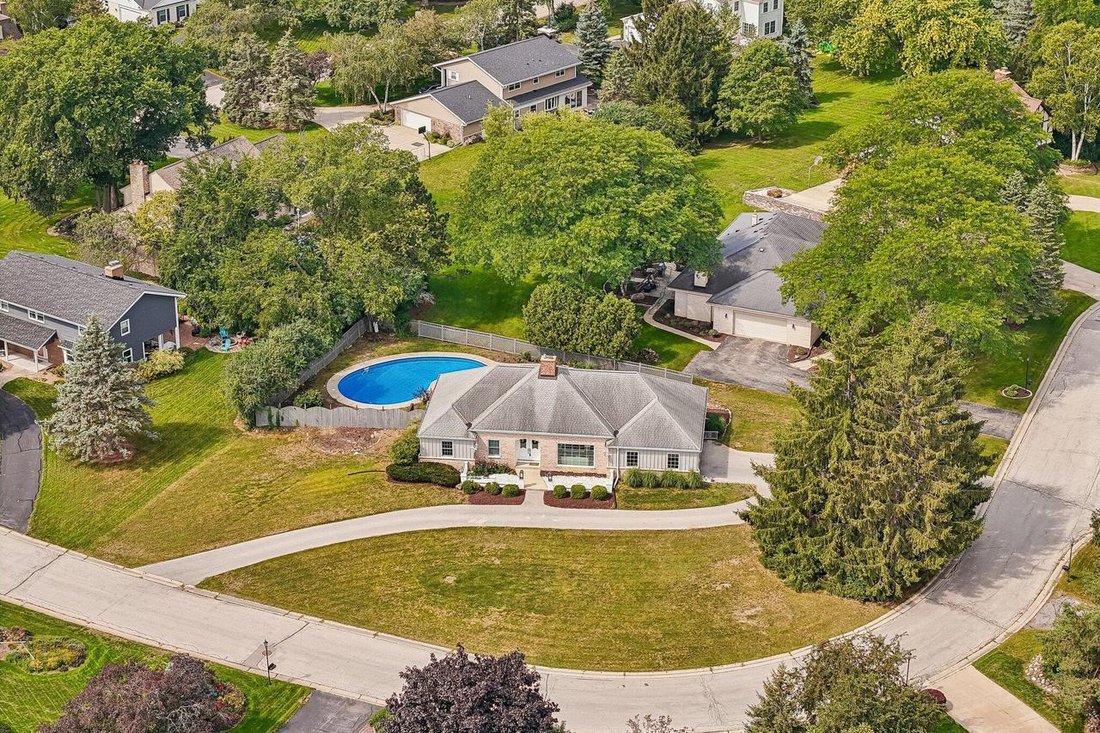 House in Brookfield, Wisconsin, United States 5 - 18700609