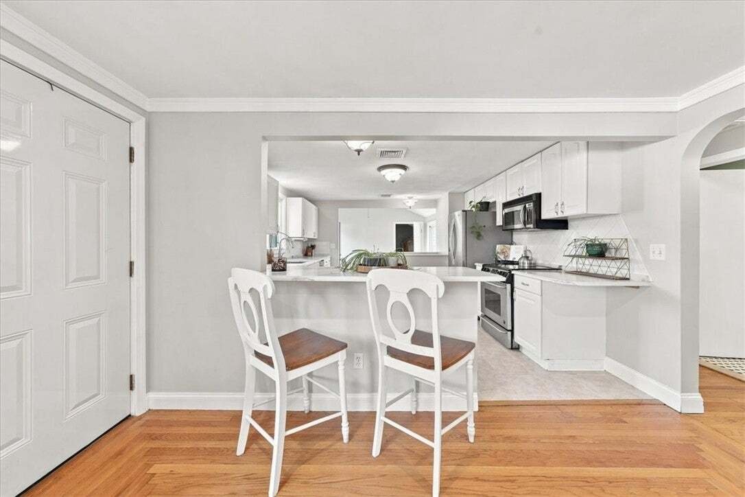 House in Cranston, Rhode Island, United States 5 - 18700582