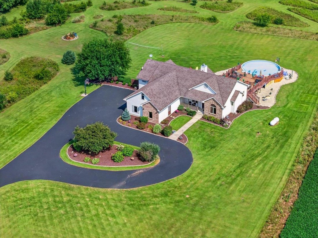 House in Oregon, Wisconsin, United States 1 - 18700588