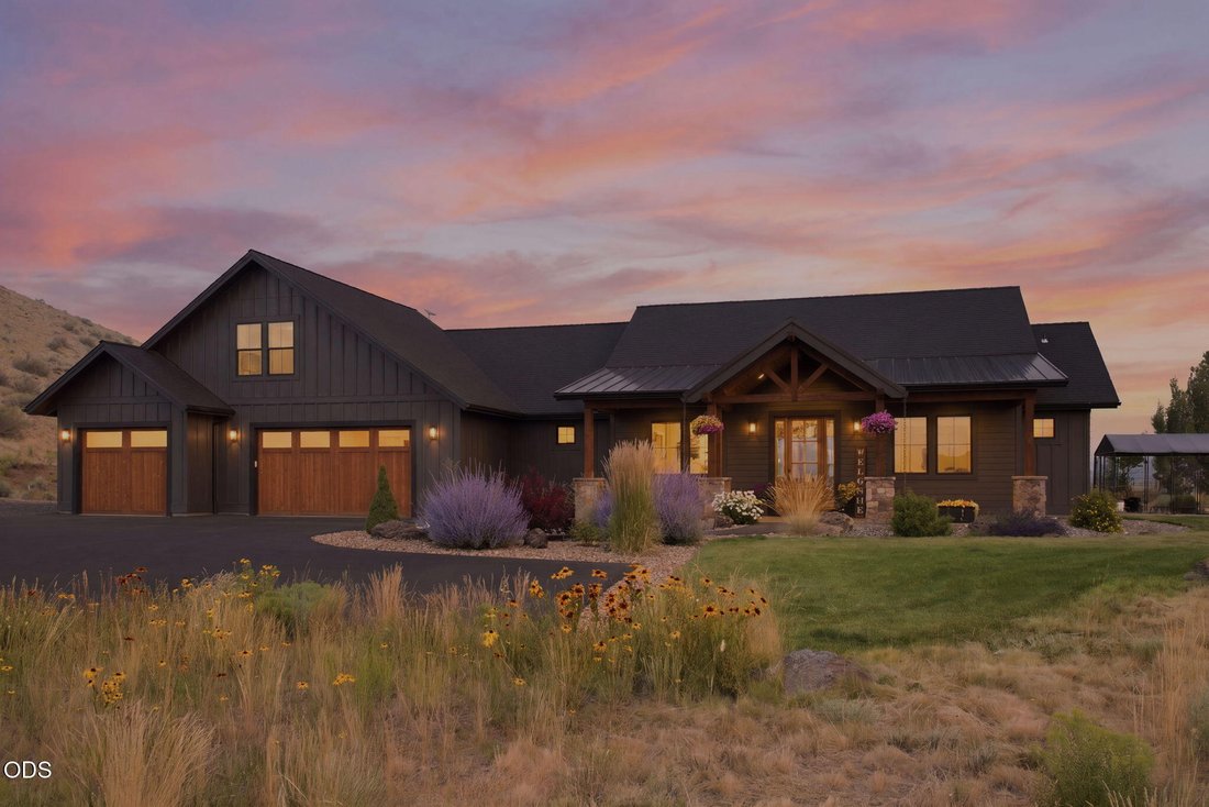 House in Sisters, Oregon, United States 1 - 18494406
