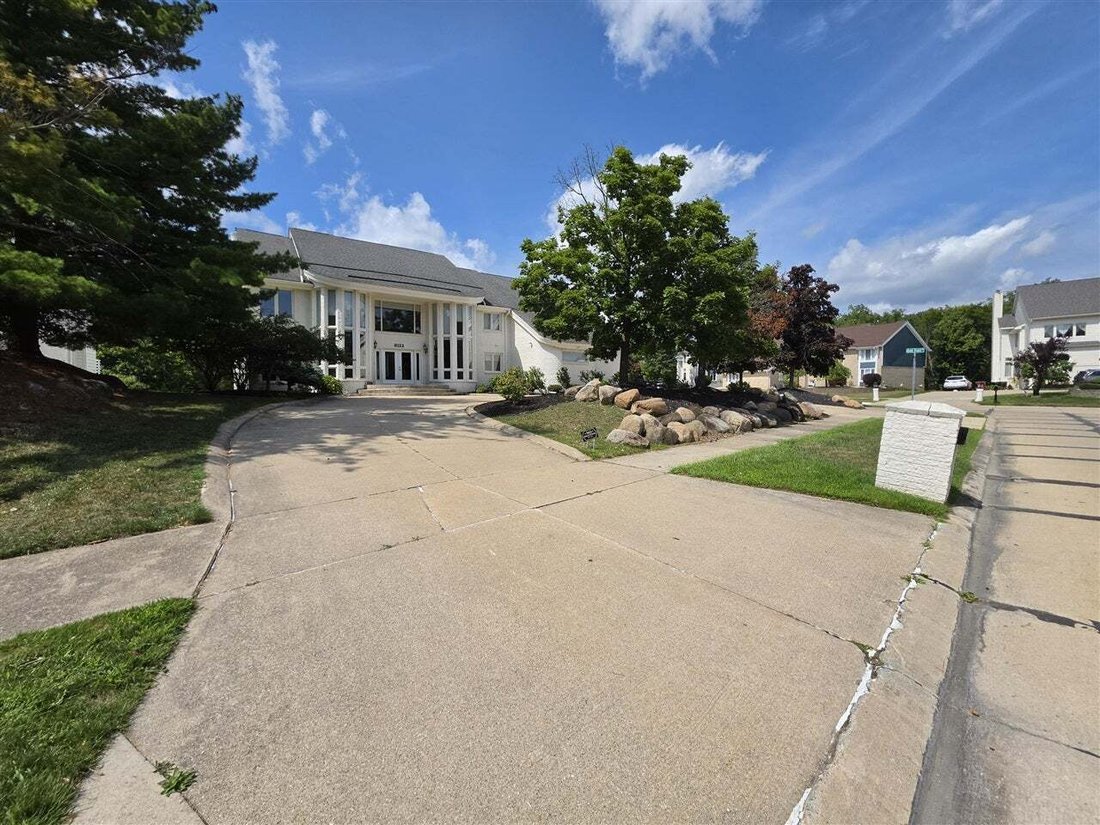 House in Farmington Hills, Michigan, United States 3 - 18700647