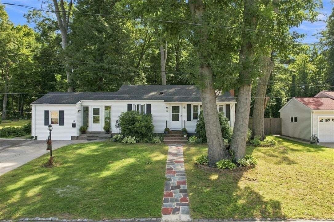 House in Cranston, Rhode Island, United States 2 - 18700582