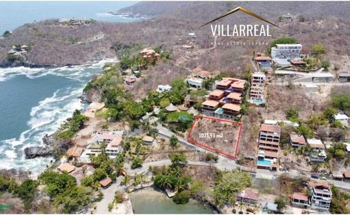 Land in Zihuatanejo, Guerrero, Mexico 1