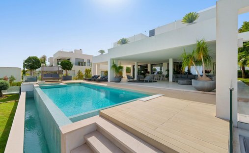 Villa in Puerto Banus, Marbella, Spain 1
