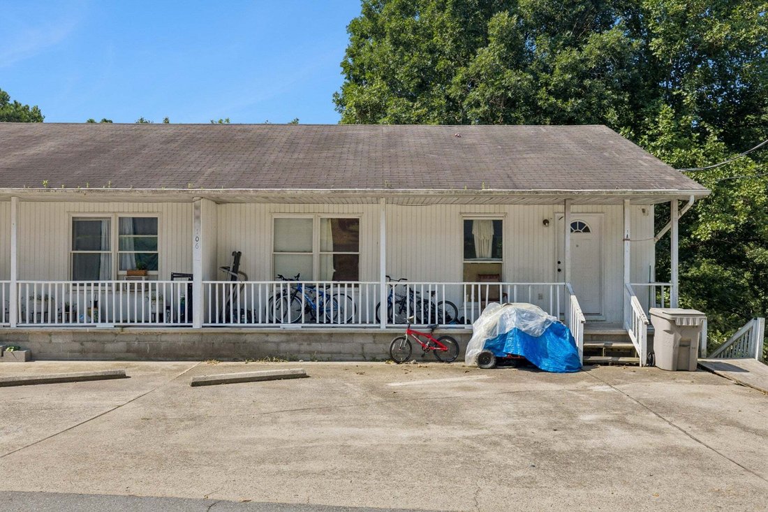 Pegram, Tennessee, United States 3 - 18701095