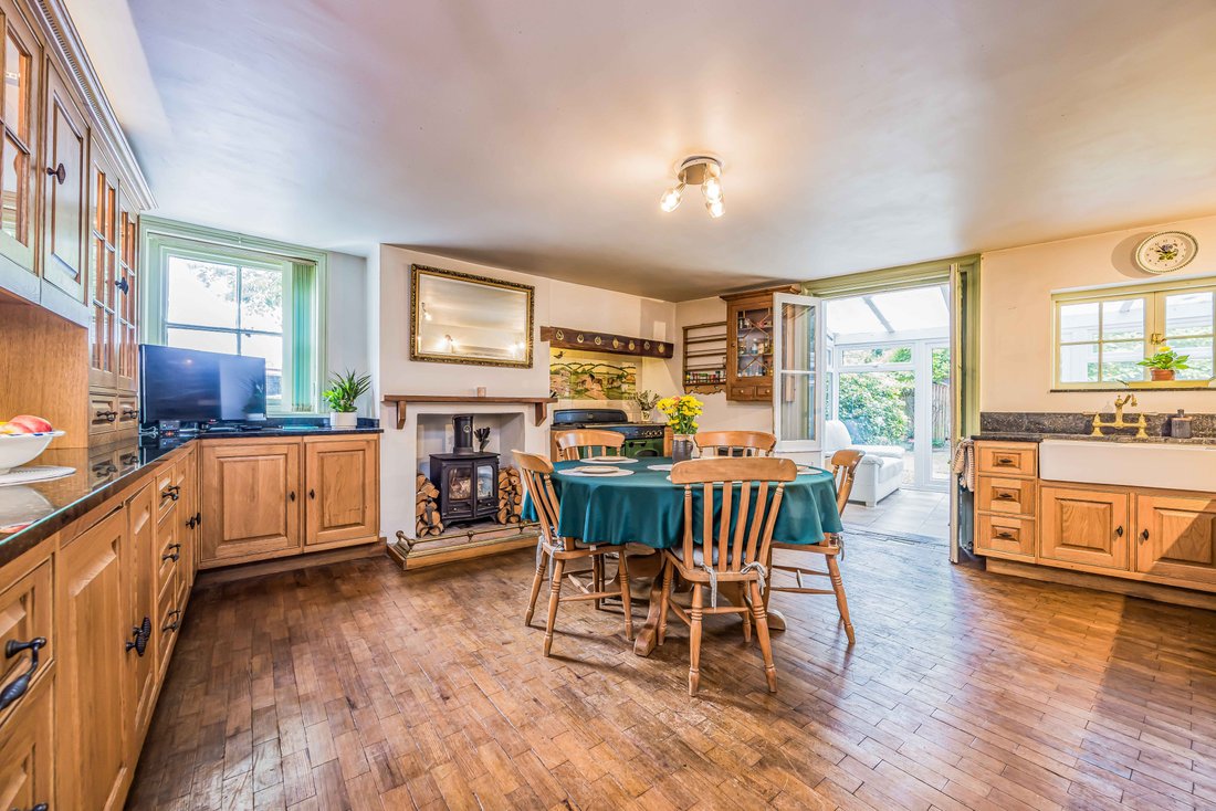 House in Westbourne, England 5 - 18701510