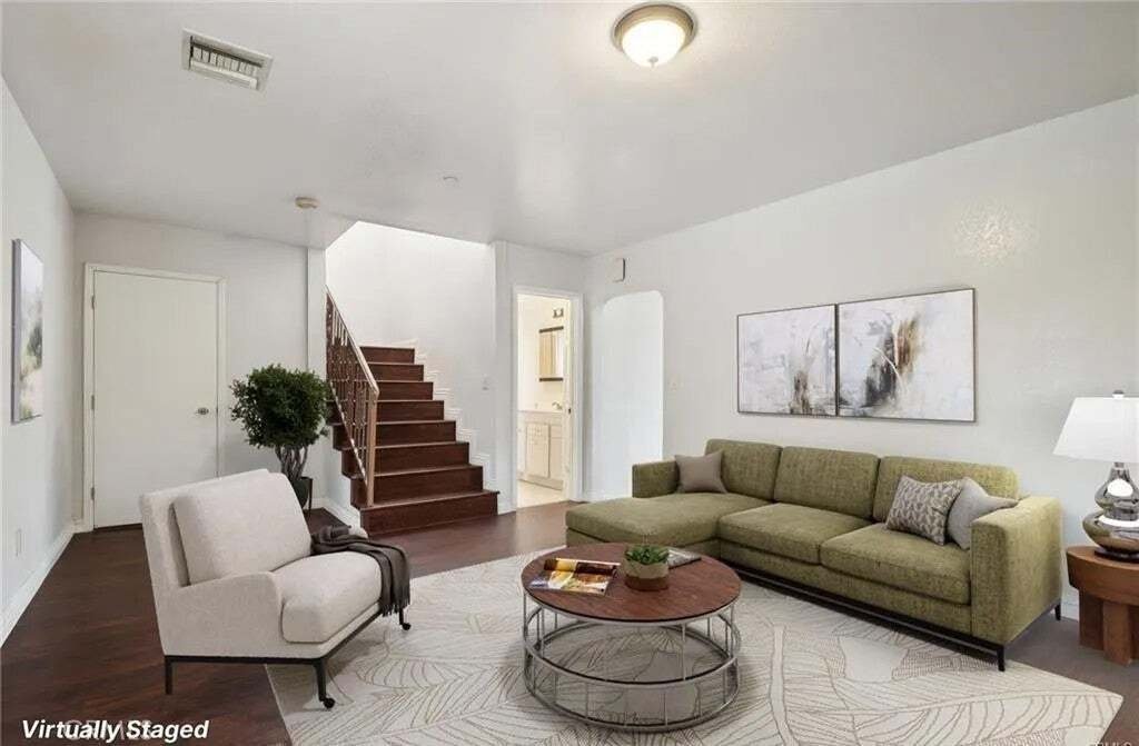 Condo in Downey, California, United States 5 - 18700898