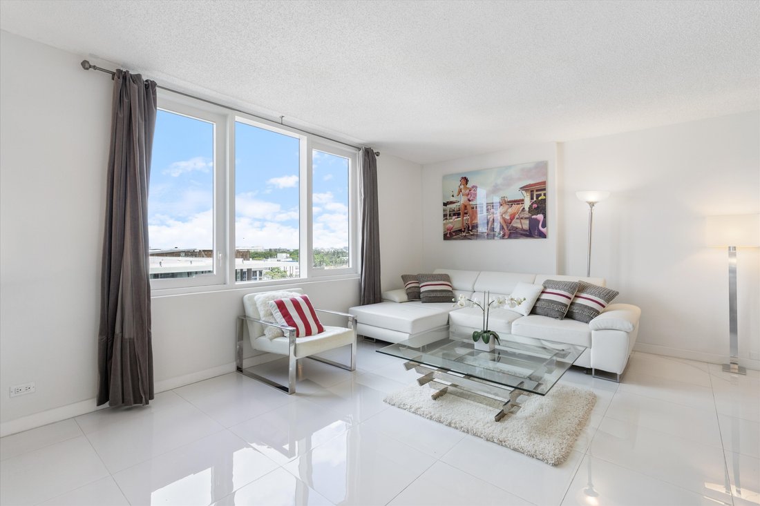 Condo in Miami Beach, Florida, United States 3 - 18701466