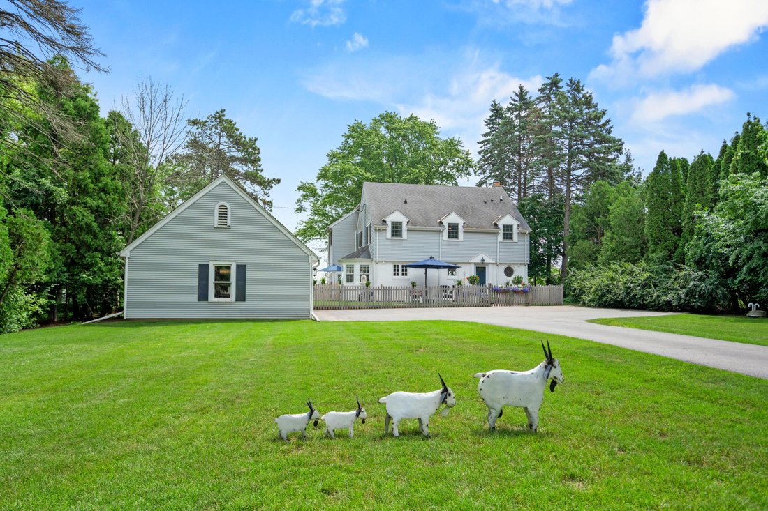 House in Thiensville, Wisconsin, United States 1 - 18701195