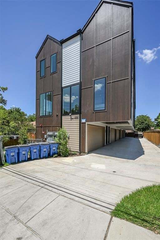 Dallas, Texas, United States 4 - 17521937
