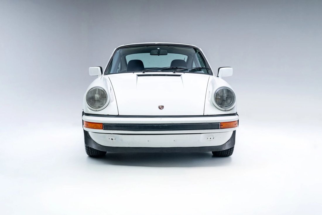 Coupe in Los Angeles, CA, United States 4 - 18702158